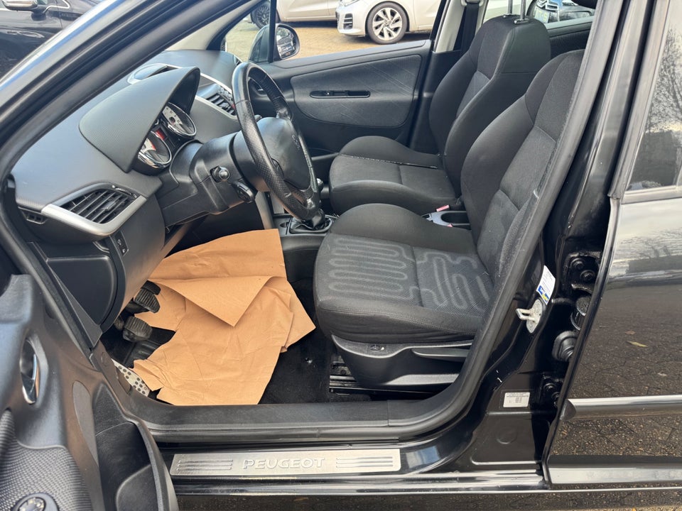 Peugeot 207 1,6 VTi Premium 5d