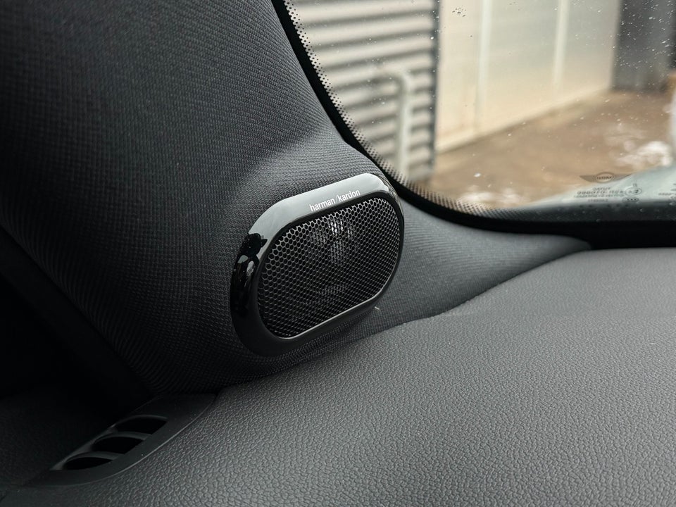 MINI Cooper SE Maximise 3d