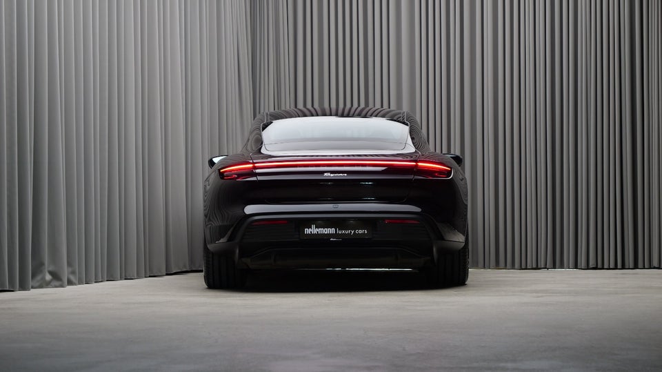 Porsche Taycan 4d