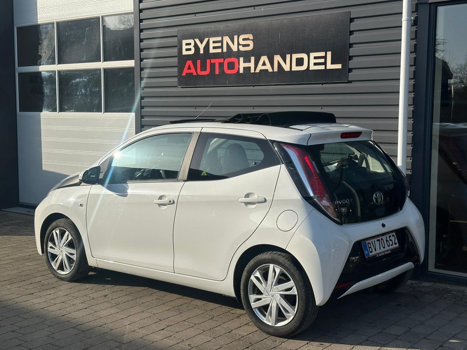 Toyota Aygo 1,0 VVT-i x-wave x-shift Sky 5d