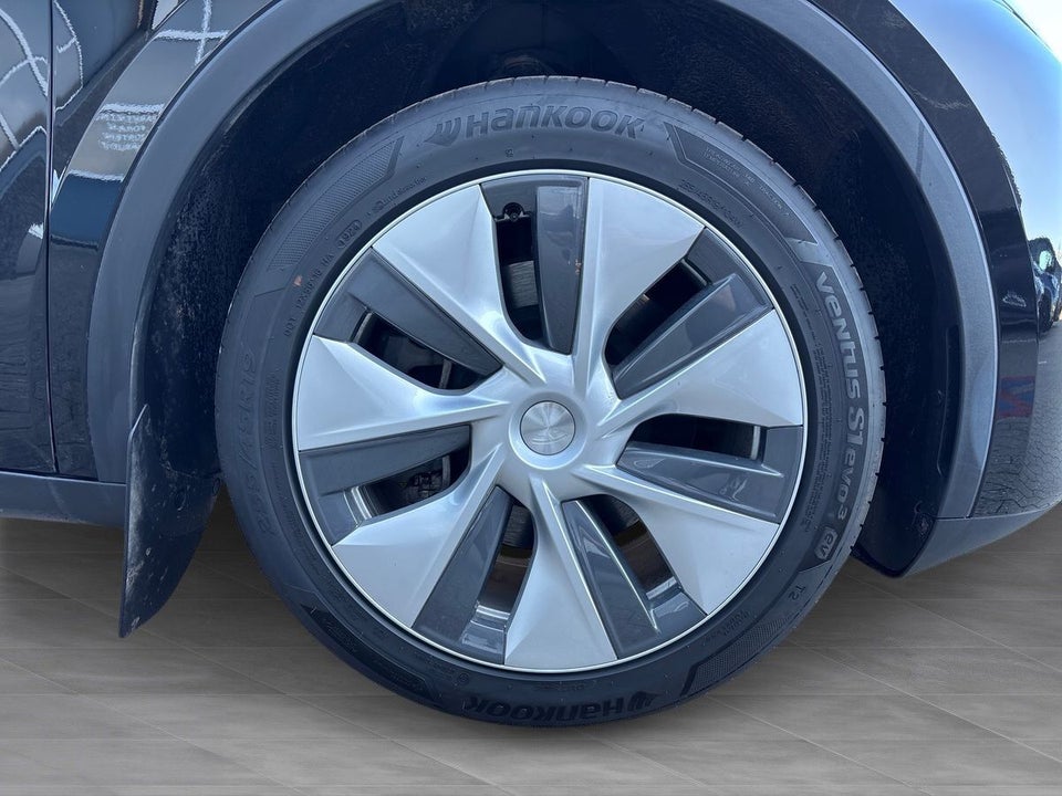 Tesla Model Y RWD 5d