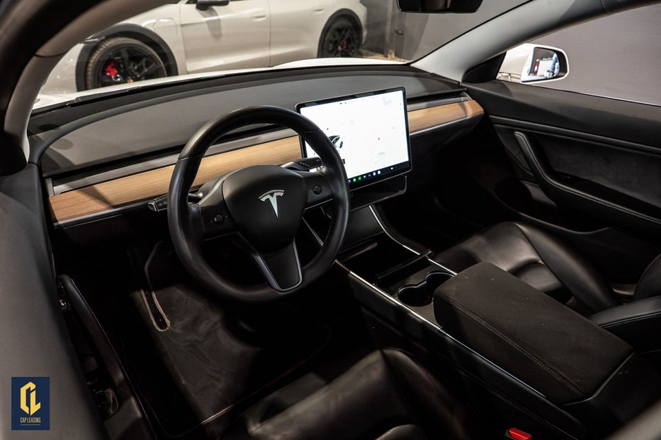 Tesla Model 3 Long Range AWD 4d