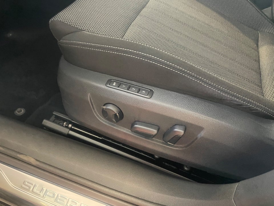 Skoda Superb 2,0 TDi 150 Style Combi DSG 5d