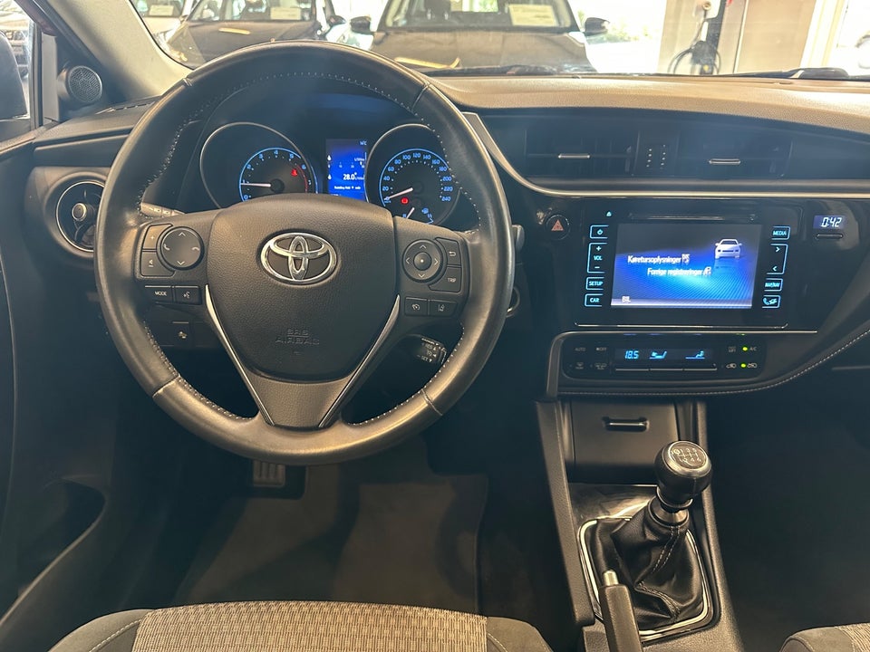 Toyota Auris 1,2 T T2 Style 5d
