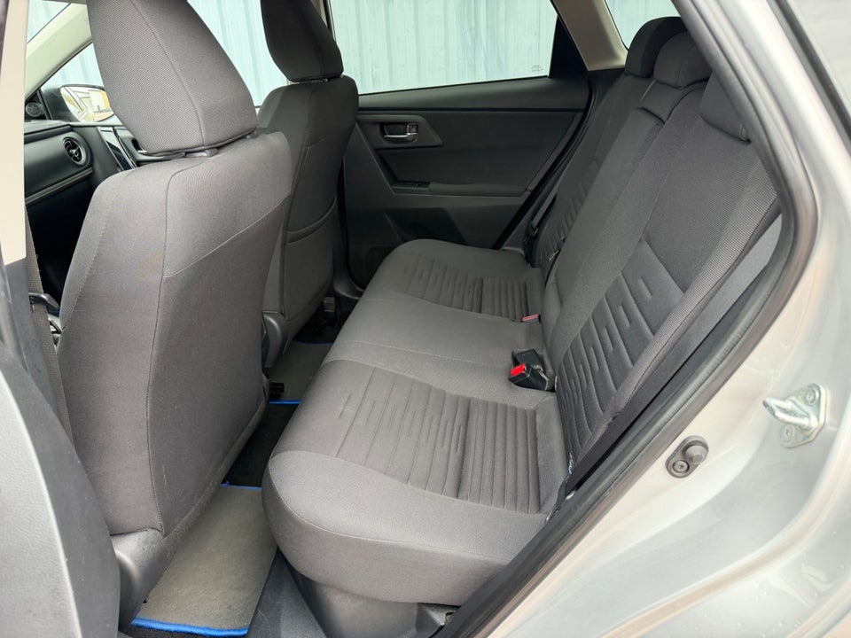 Toyota Auris 1,8 Hybrid H2 Comfort Touring Sports CVT 5d