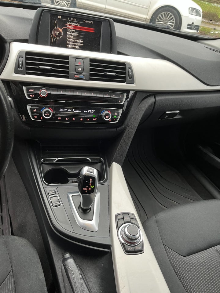 BMW 320d 2,0 Touring Luxury Line aut. 5d