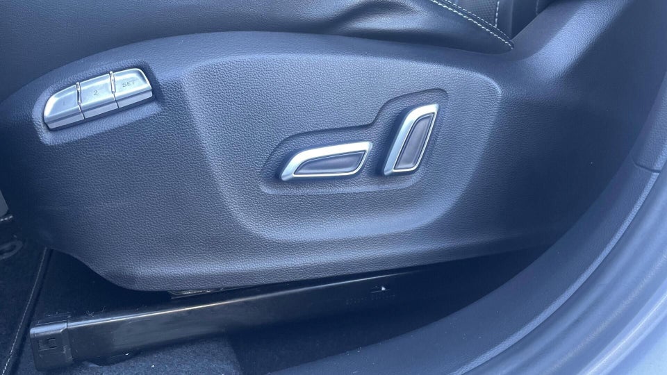 MG Marvel R Luxury 5d