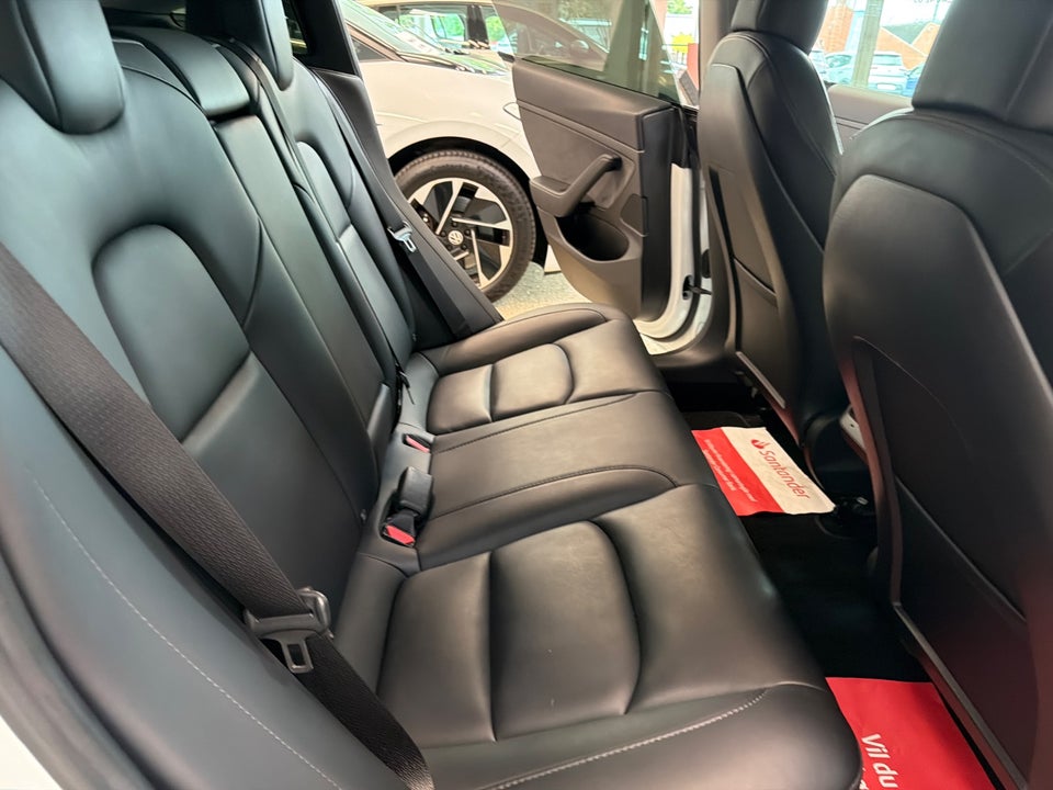 Tesla Model 3 Standard Range+ RWD 4d
