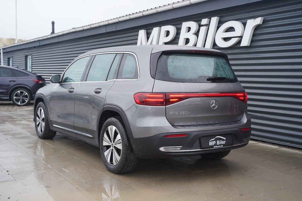 Mercedes EQB250+ Progressive 5d