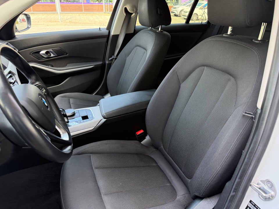 BMW 320d 2,0 Touring Connected aut. 5d