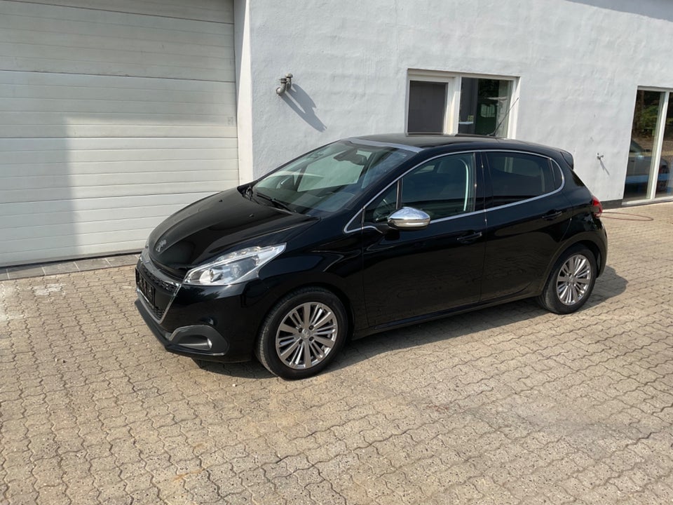 Peugeot 208 1,6 BlueHDi 100 Desire Sky 5d