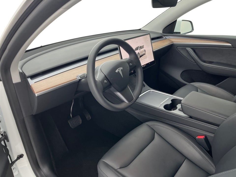 Tesla Model Y Long Range AWD 5d