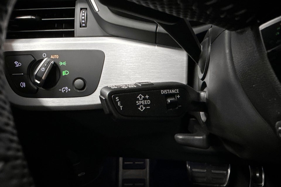 Audi A4 40 TFSi S-line Prestige Tour plus Avant S-tr. 5d
