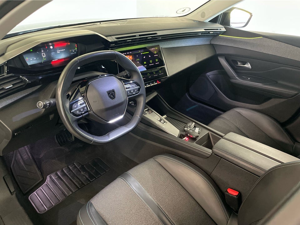Peugeot 308 1,5 BlueHDi 130 Allure Pack EAT8 5d