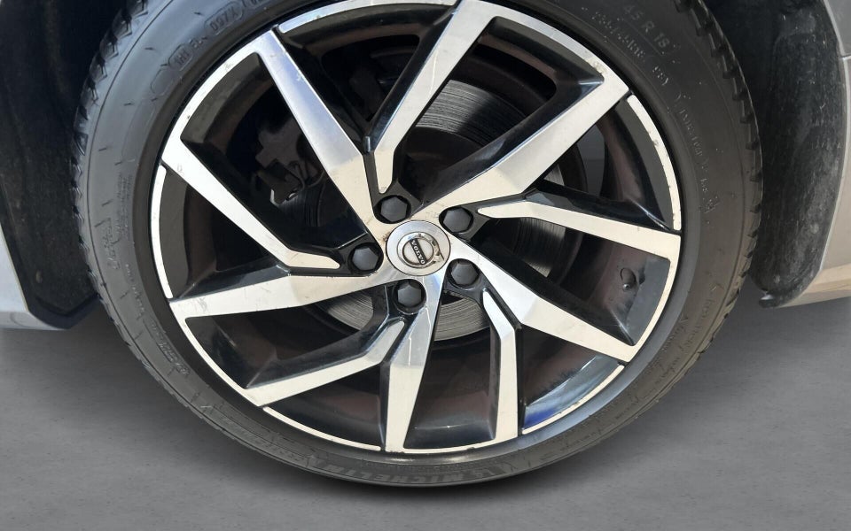 Volvo V60 2,0 T5 250 Momentum aut. 5d