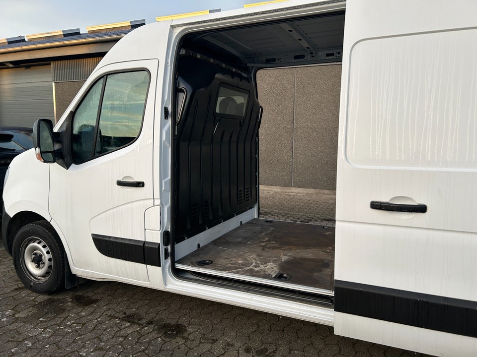 Nissan Interstar 2,3 dCi 150 L2H2 N-Connecta Van