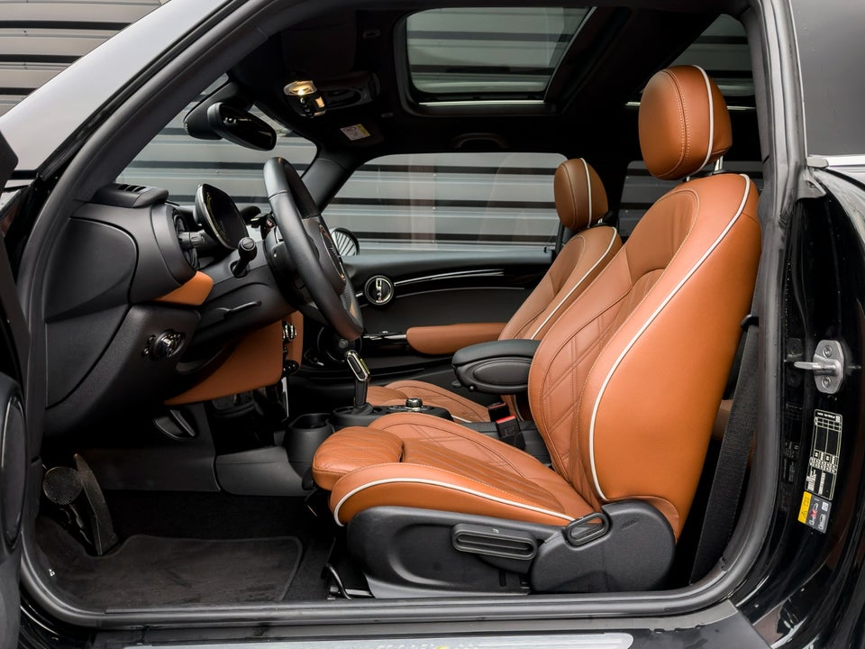 MINI Cooper SE Classic Trim 3d