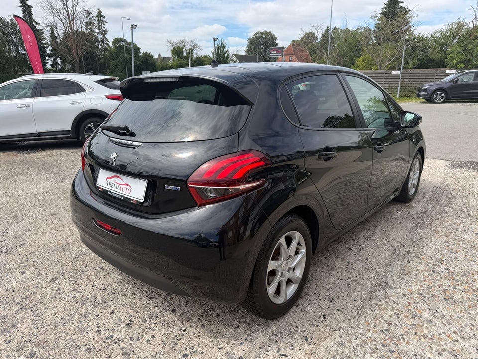 Peugeot 208 1,6 BlueHDi 100 Envy Sky 5d