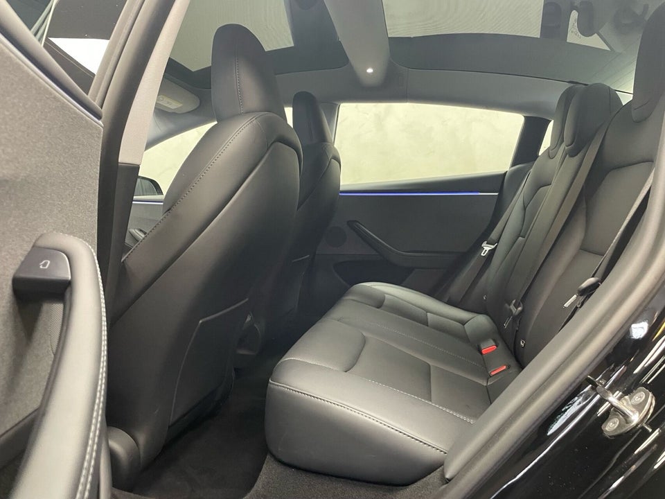 Tesla Model 3 RWD 4d