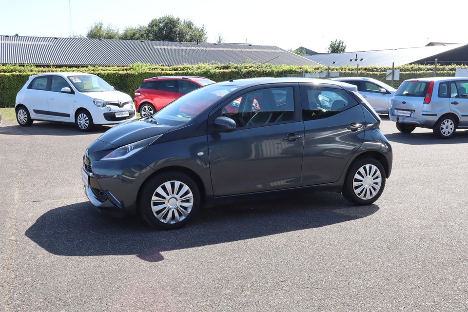 Toyota Aygo 1,0 VVT-i x-clusiv 5d