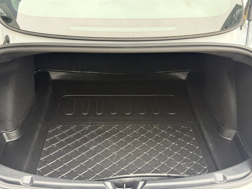 Tesla Model 3 Long Range AWD 4d
