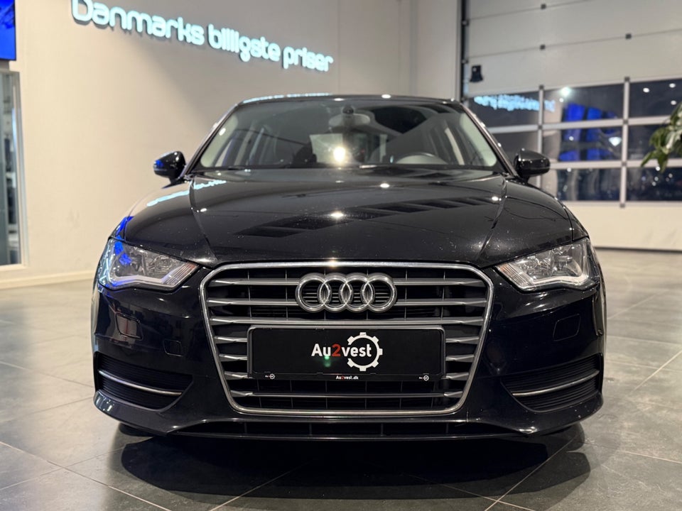 Audi A3 1,6 TDi 110 Ultra Attraction 4d