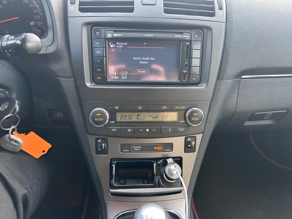 Toyota Avensis 2,0 D-4D Executive stc. 5d