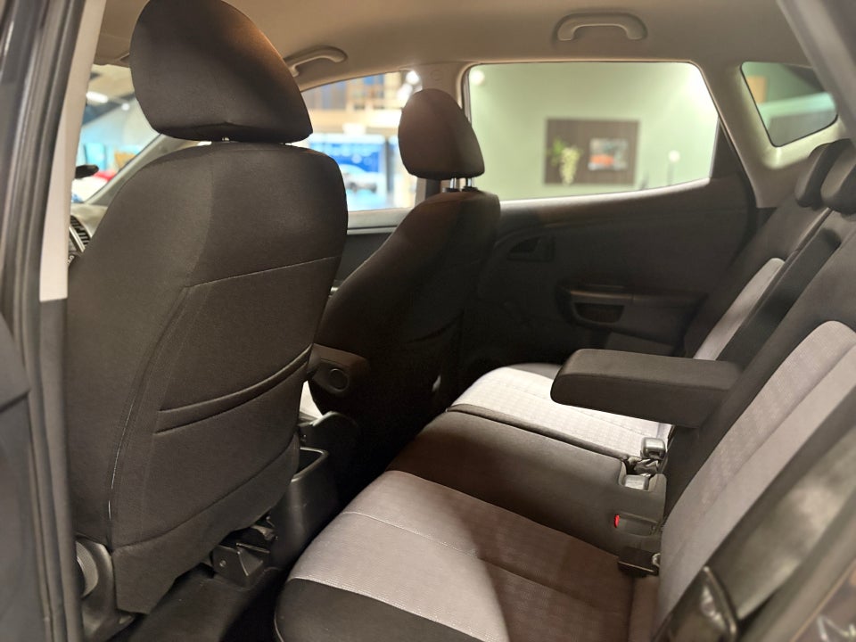 Kia Venga 1,4 CVVT Attraction 5d