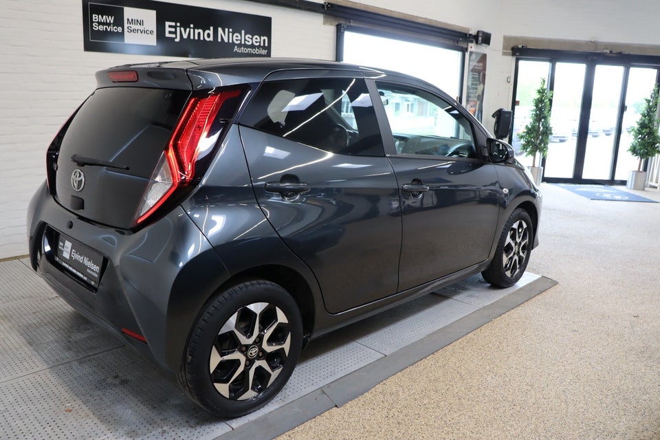 Toyota Aygo 1,0 VVT-i x-press 5d
