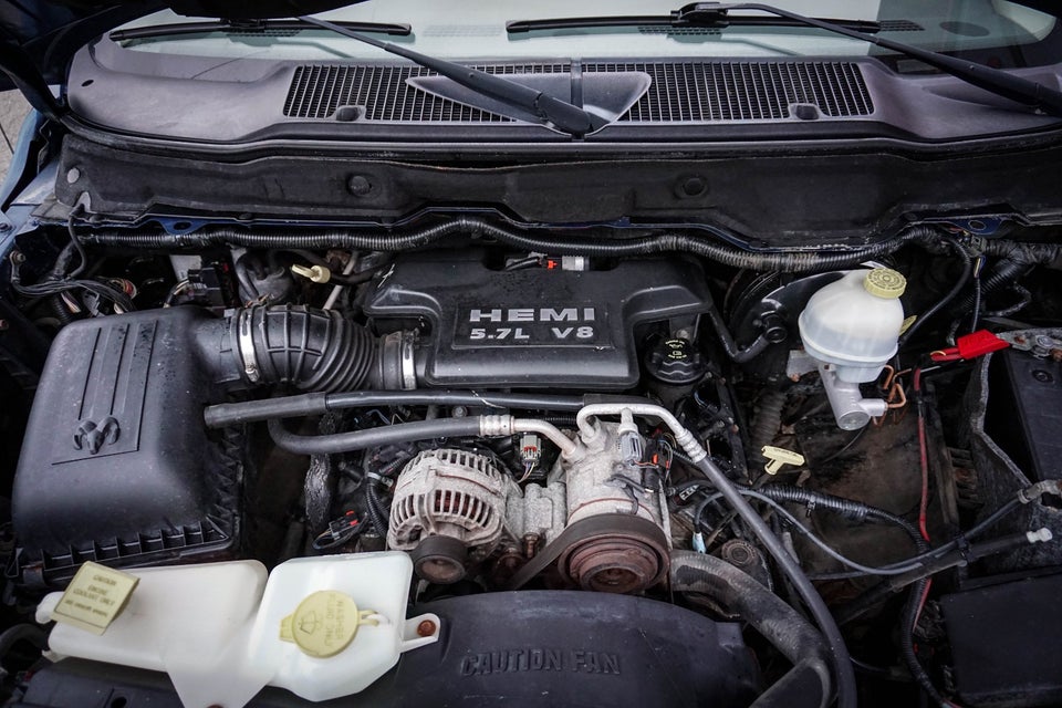 Dodge RAM 1500 5,7 V8 Hemi Sport aut. 4d