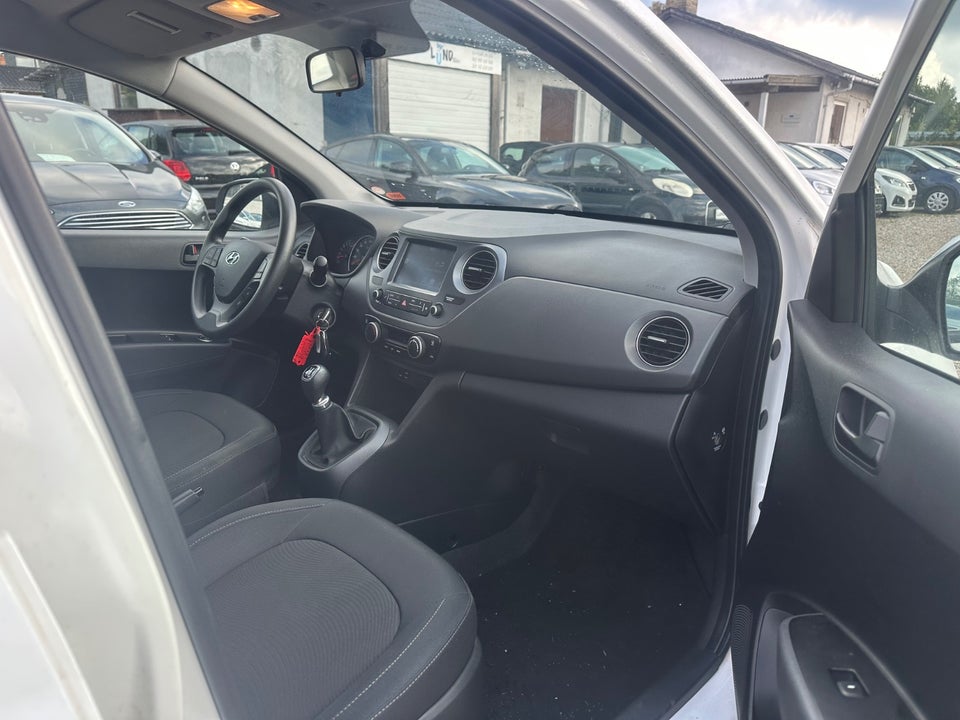 Hyundai i10 1,0 Touch 5d