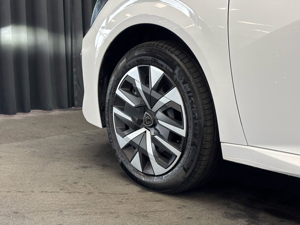 Peugeot e-208 50 Style 5d
