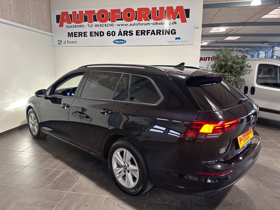 VW Golf VIII 2,0 TDi 115 Life Variant DSG Van 5d