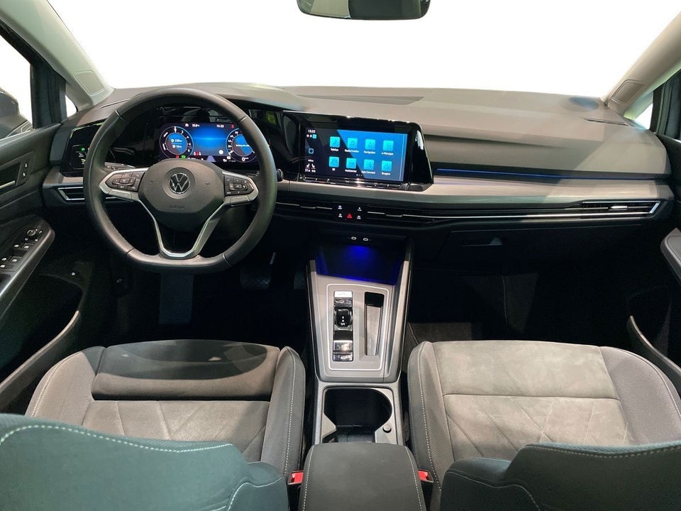 VW Golf VIII 1,4 eHybrid DSG 5d