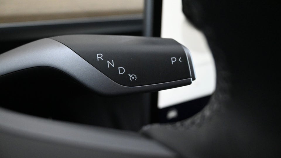 Tesla Model Y Long Range AWD 5d