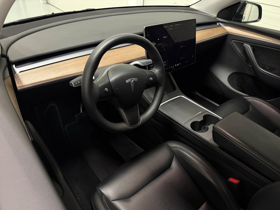 Tesla Model Y Long Range AWD 5d