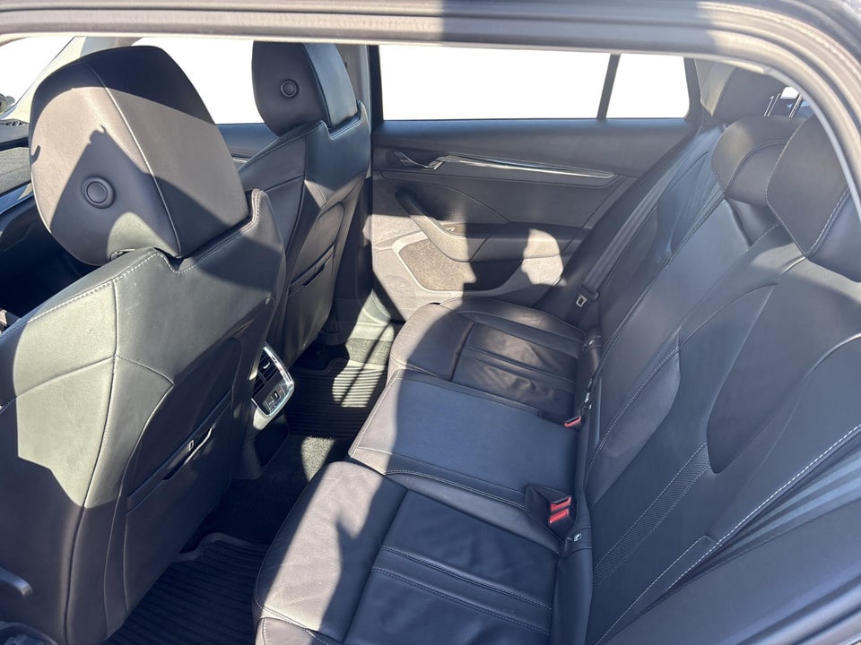 Skoda Octavia 2,0 TDi 150 Business Executive Combi DSG 5d