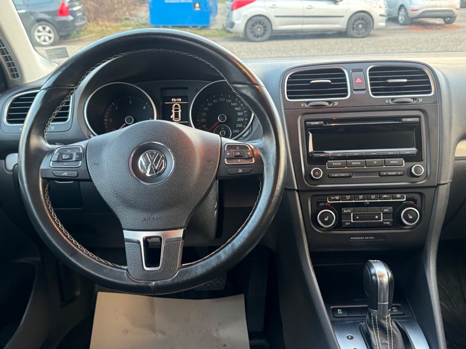 VW Golf VI 1,6 TDi 105 Match Variant DSG BMT 5d