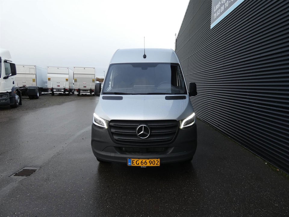 Mercedes Sprinter 319 2,0 CDi A2 Kassevogn aut. RWD