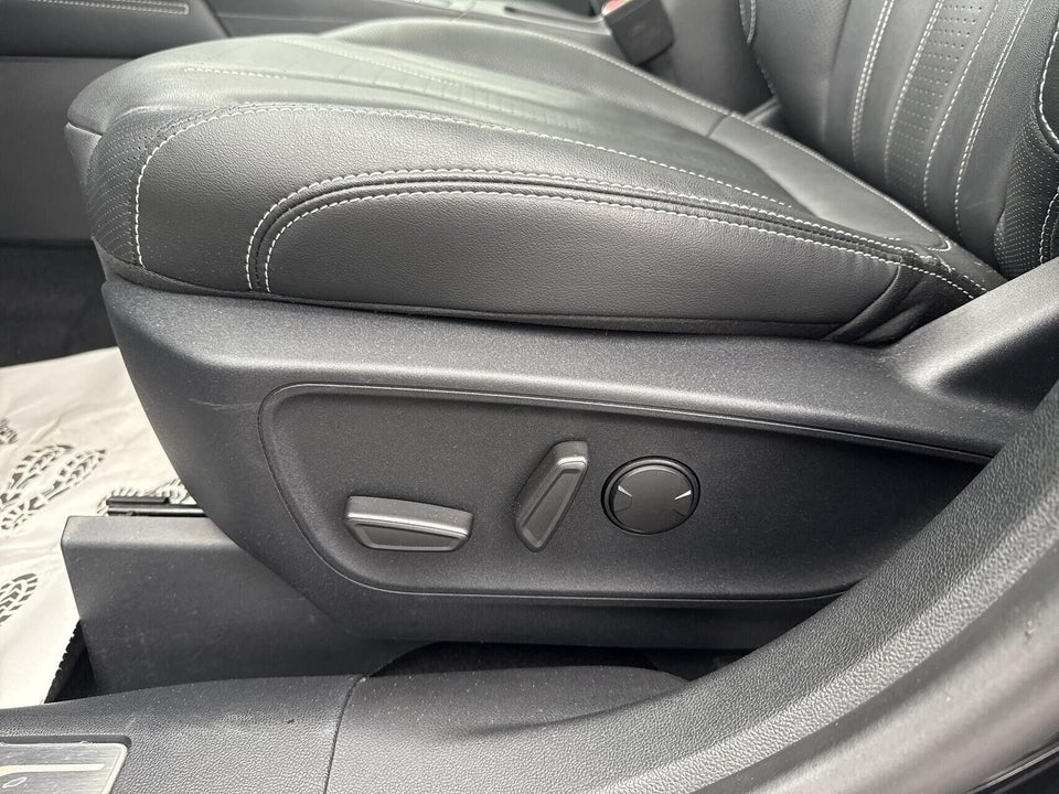 Ford Kuga 2,5 PHEV Vignale CVT 5d