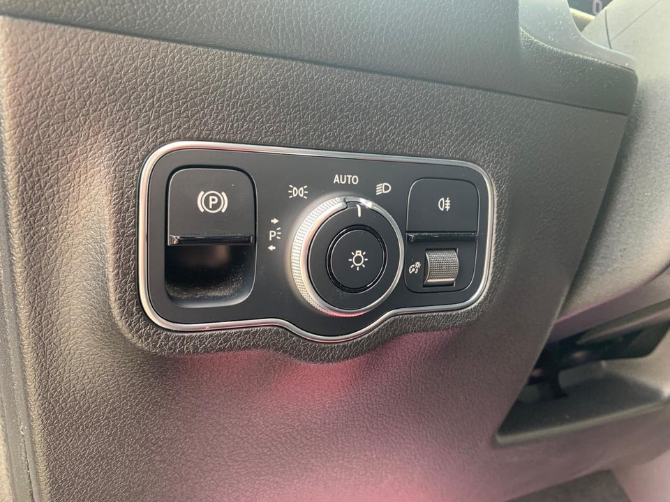 Mercedes GLB200 1,3 Progressive Line aut. 7prs 5d