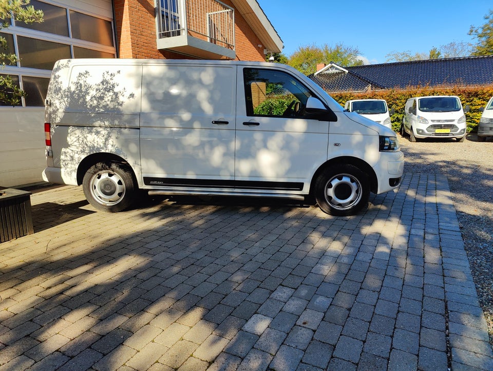 VW Transporter 2,0 TDi 140 Kassevogn DSG kort