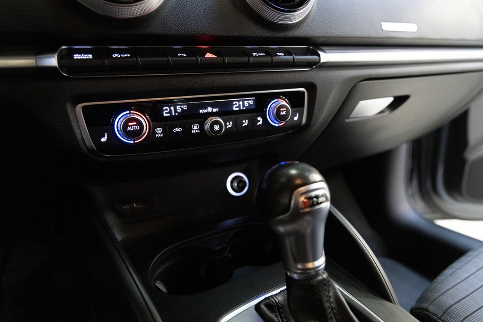 Audi A3 40 TFSi S-line Sportback quattro S-tr. 5d