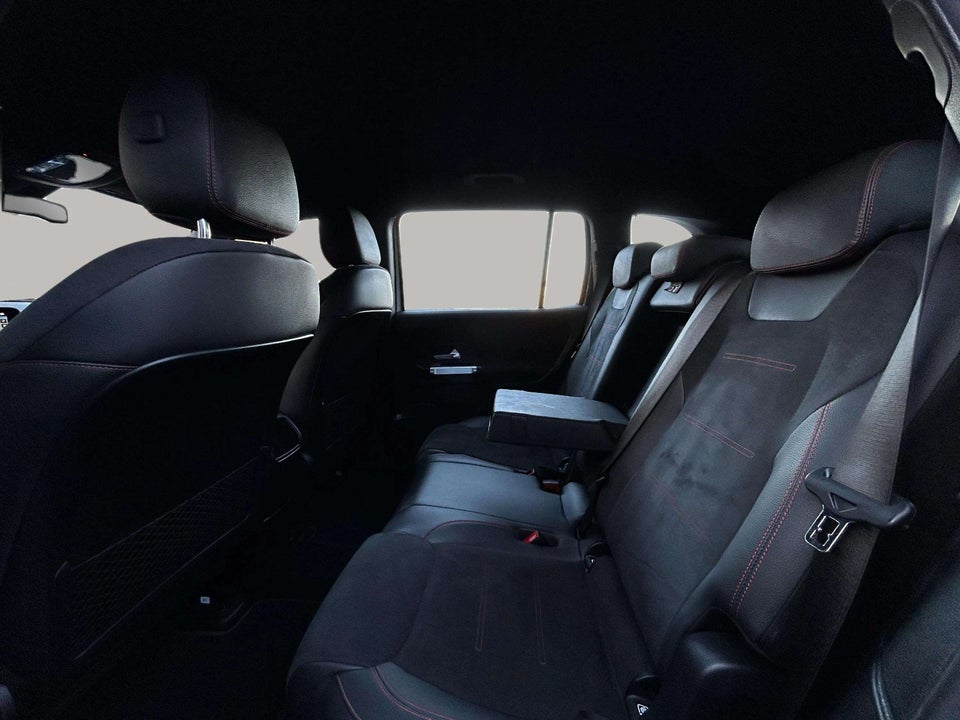 Mercedes EQB250 AMG Line 5d