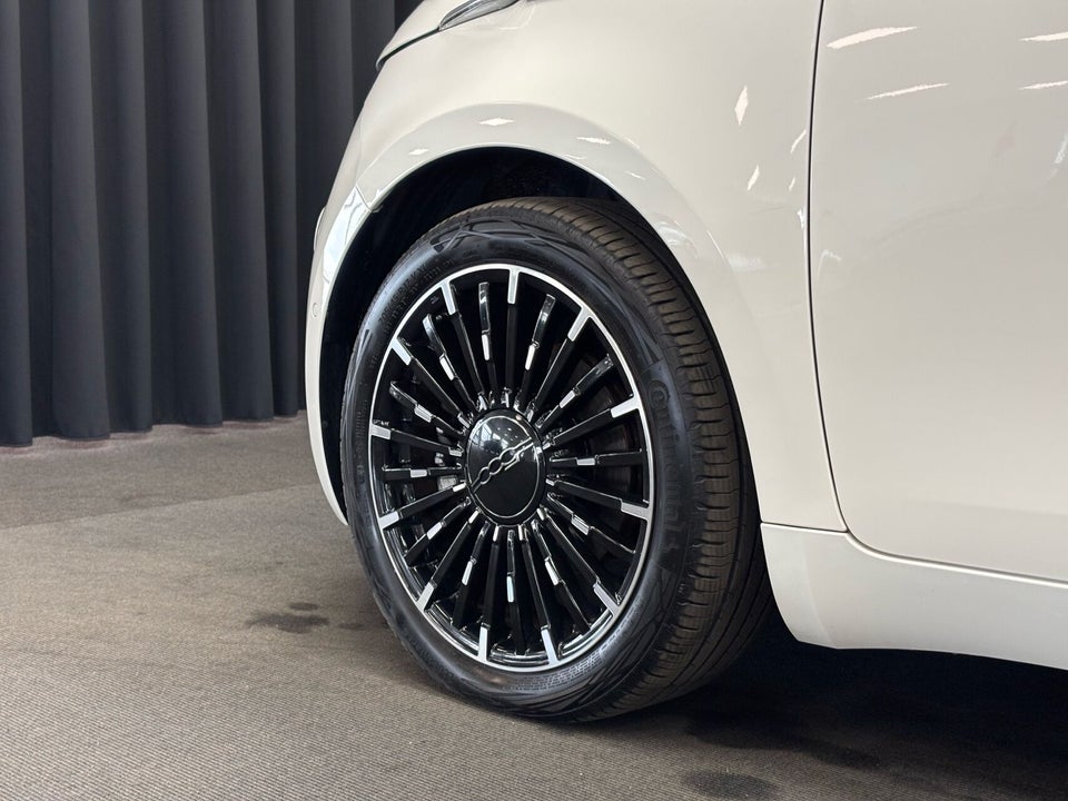 Fiat 500e 42 la Prima by Bocelli 3d