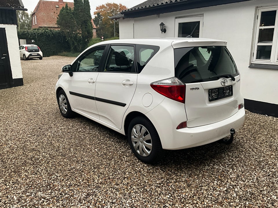 Toyota Verso-S 1,3 VVT-i T2 5d