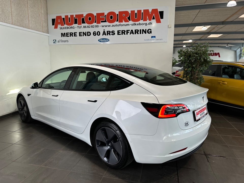 Tesla Model 3 Long Range AWD 4d