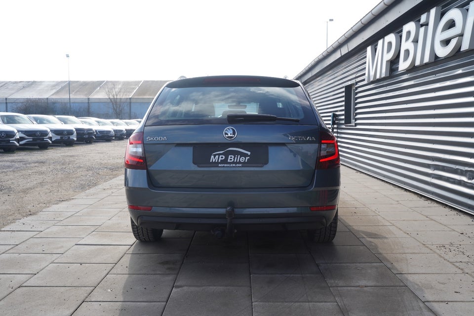 Skoda Octavia 1,6 TDi 115 Style Combi DSG 5d
