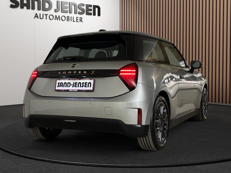 MINI Cooper SE Essential Trim 3d