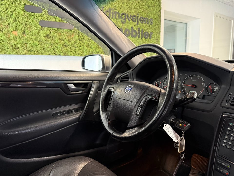 Volvo V70 2,4 D 130 Momentum aut. 5d